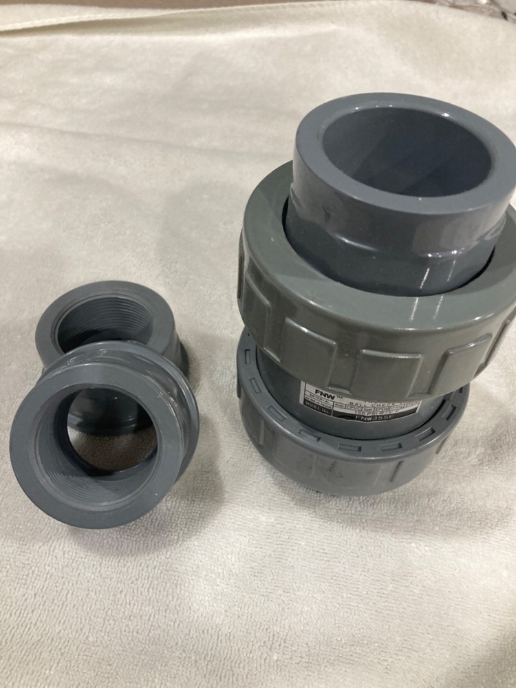 1 1/2" CPVC Union Check Valve, socket and threaded ends, EPDM