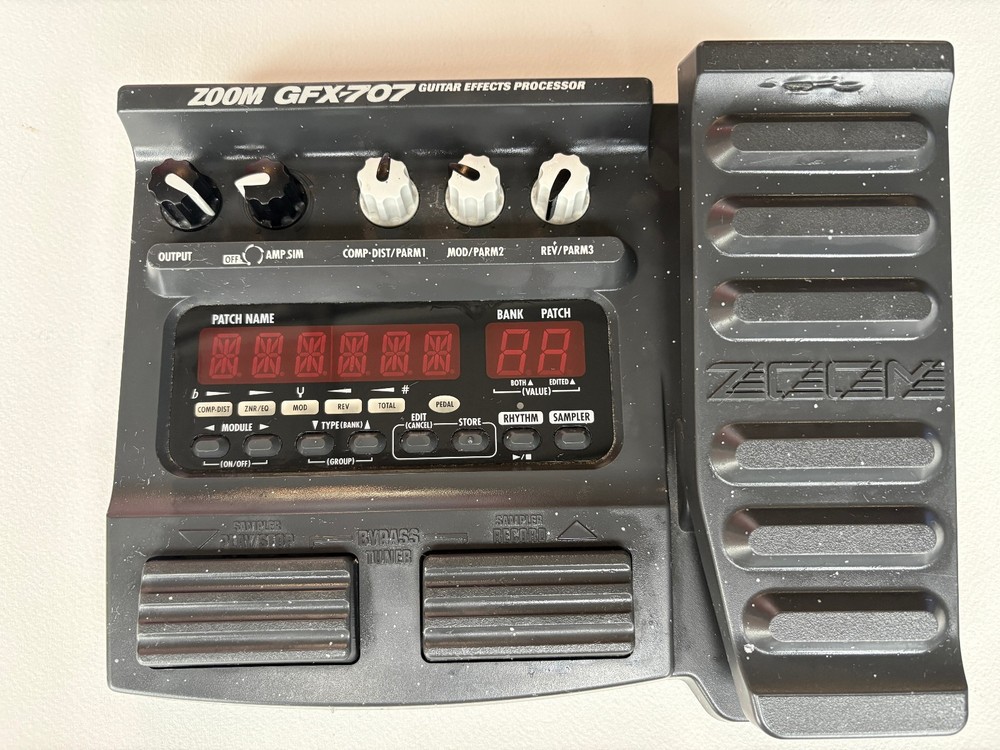 Zoom GFX-707 Guitar Effects Processor