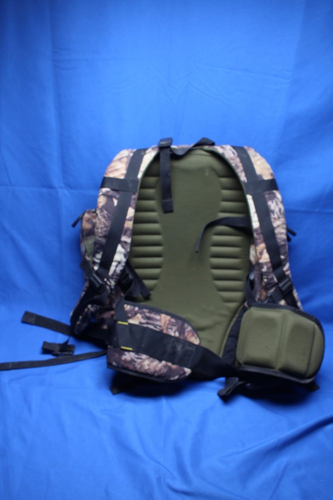 Badlands Backpack Hunting Day Pack Bow belt hunting pack (Model Unknown)