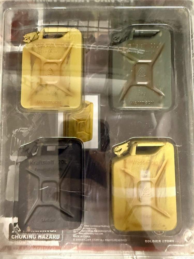 German Jerrycans (4)