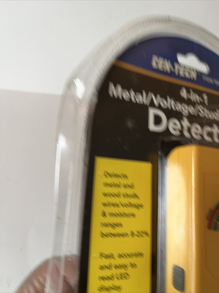 Cen-Tech 4-in-1 Multi Function Detector Detects Moisture Studs Voltage Metal