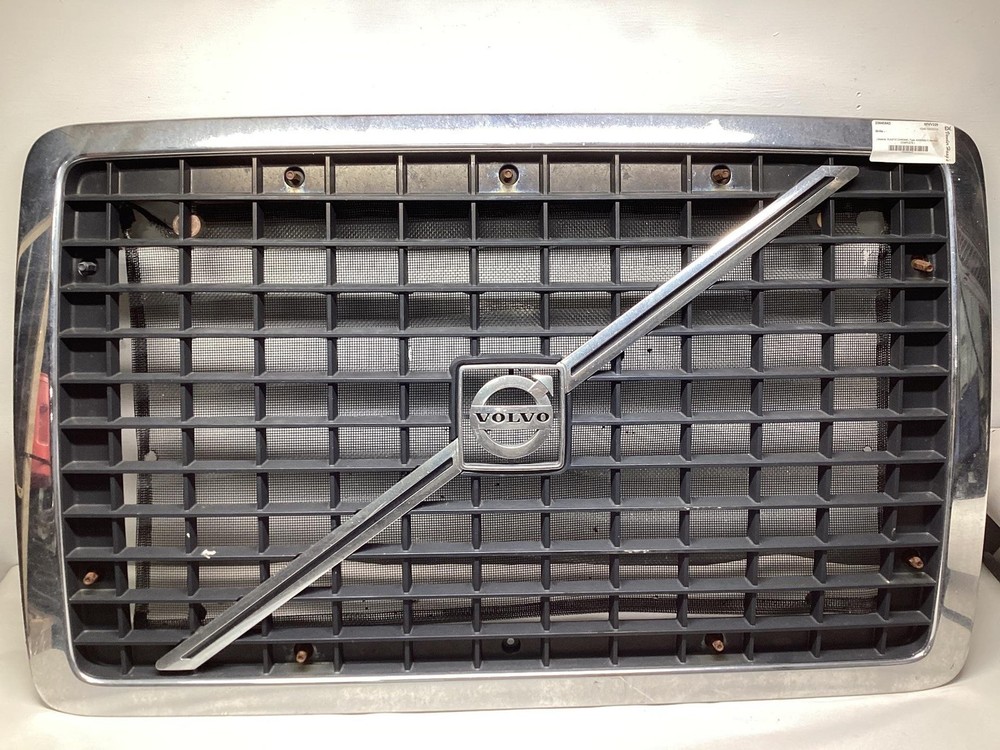 2003-2017 Volvo VNL Grille - Used