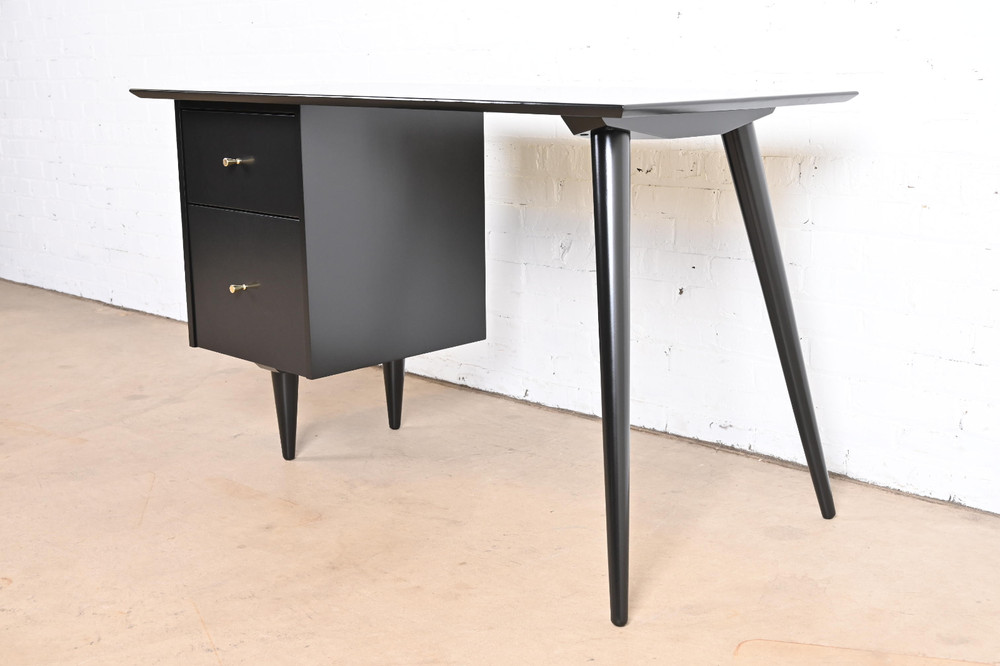 Paul McCobb Planner Group Mid-Century Modern Writing Desk, Newly Refinished