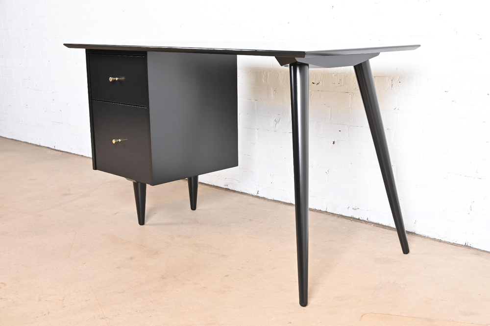Paul McCobb Planner Group Mid-Century Modern Writing Desk, Newly Refinished