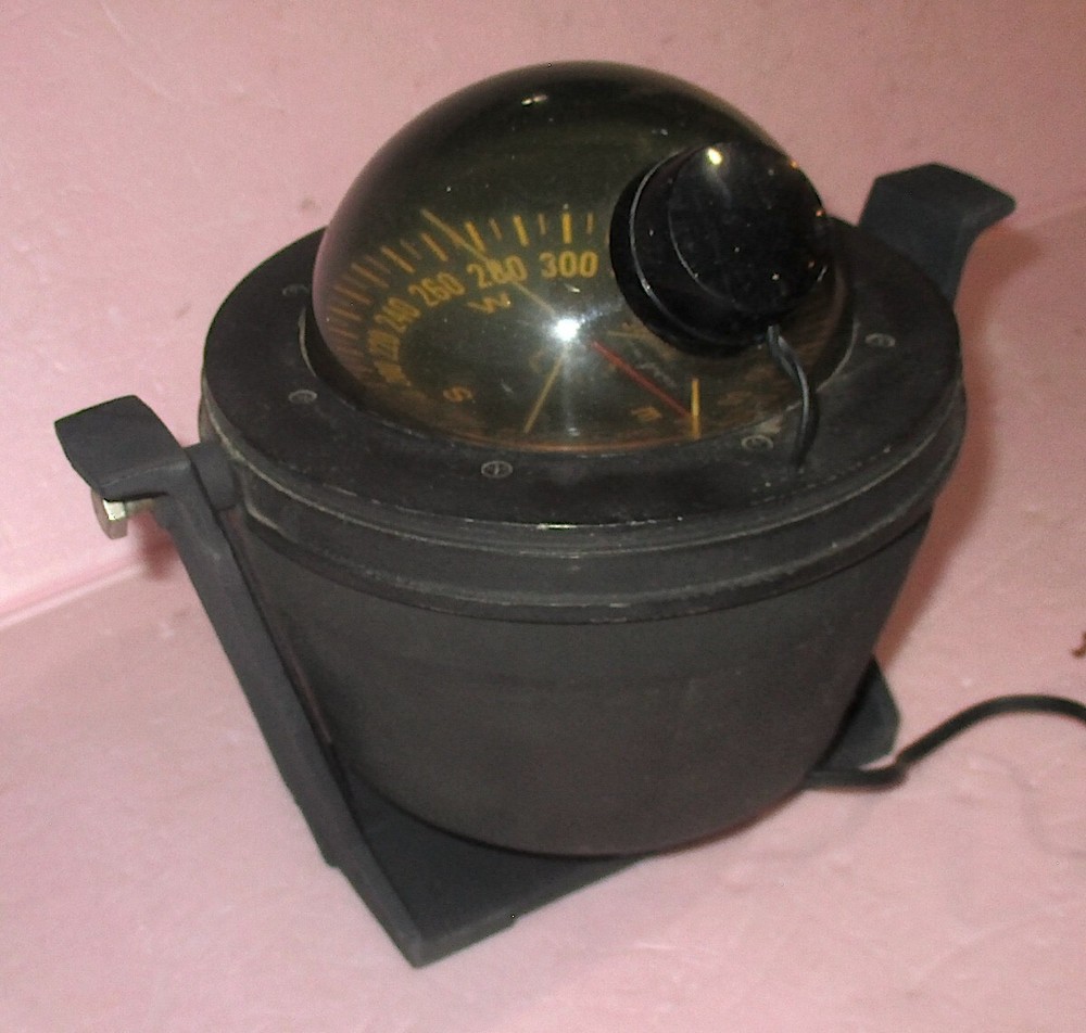 Gemini AQUA METER 4" COMPASS Self-Leveling w/Light +Bracket TESTED GOOD