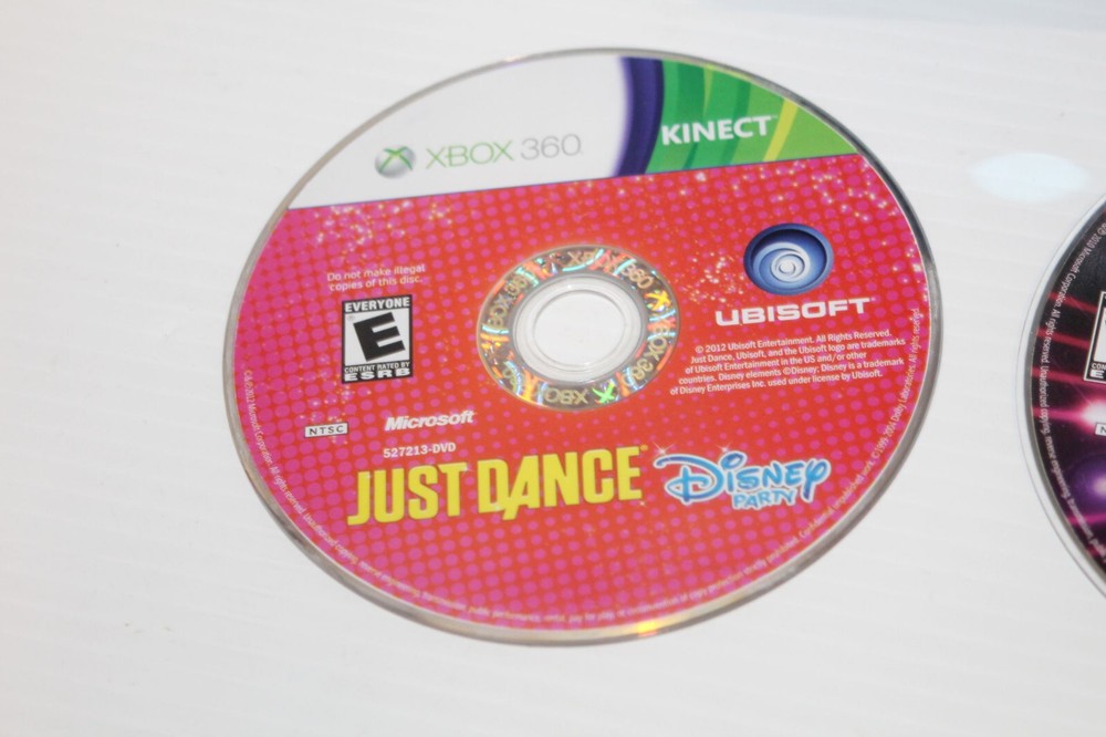 Microsoft 1414 Xbox 360 Kinect Sensor Bundle + 5 Games Just Dance Central Disney