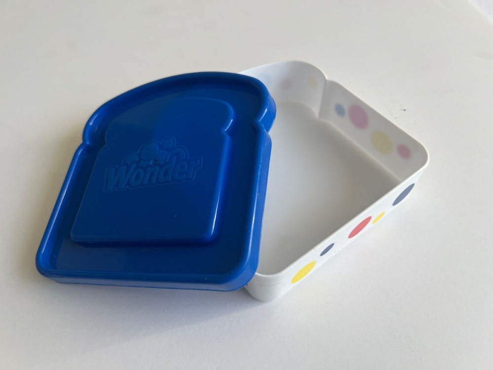 Fun Wonder Sandwich Box with Blue Lid