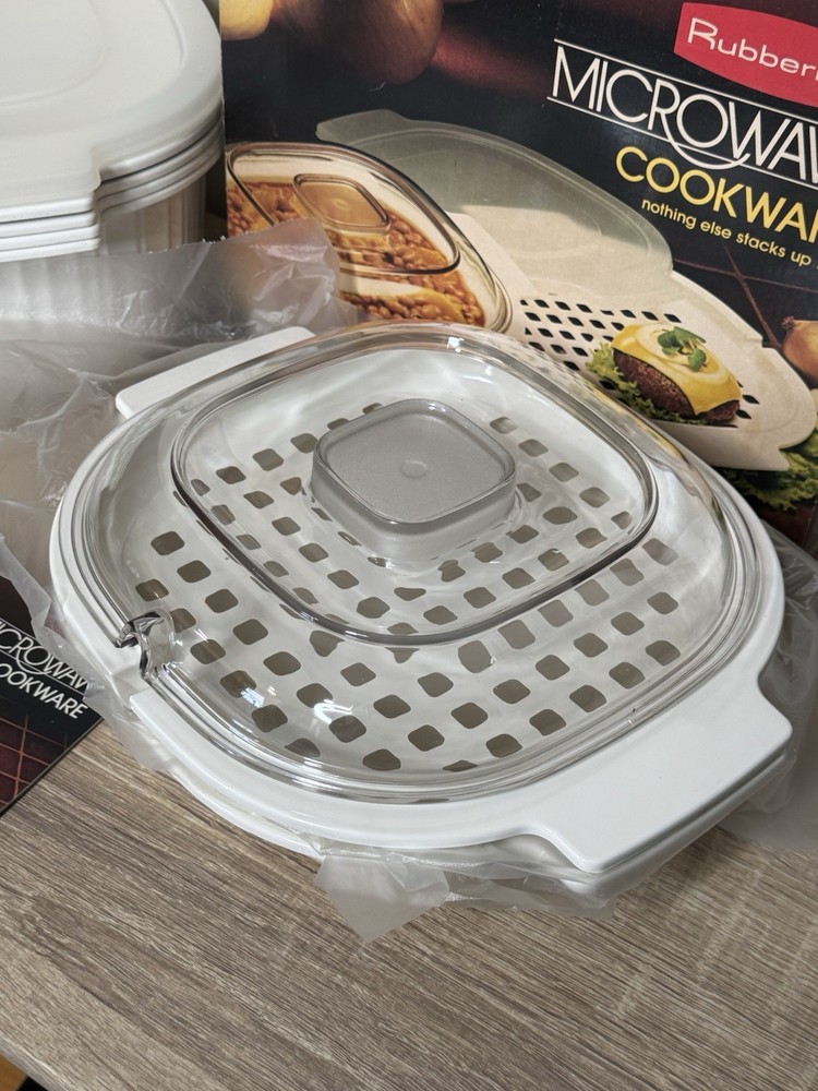 Vtg Rubbermaid Microwave Cookware 8 Pc Set Stackable 1, 2 & 3 Qt Lids & Popcorn