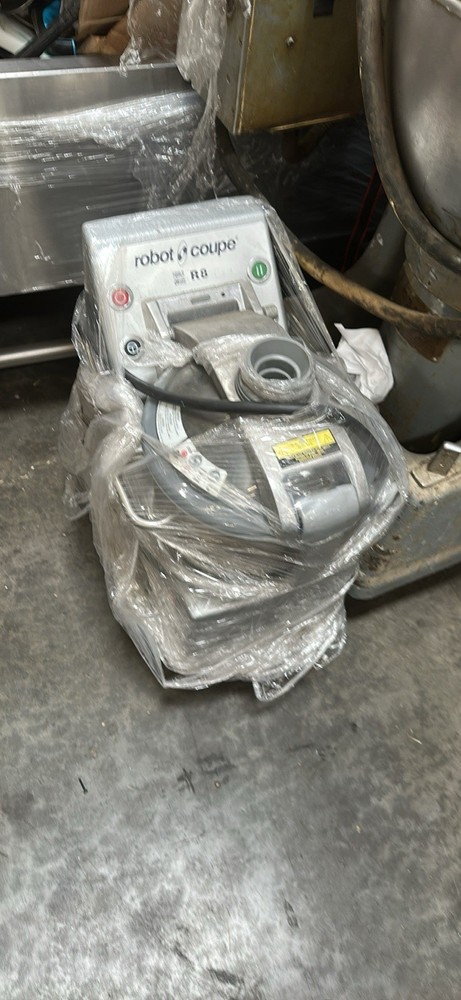 Robot Coupe R8 Vertical Food Processor / cutter mixer