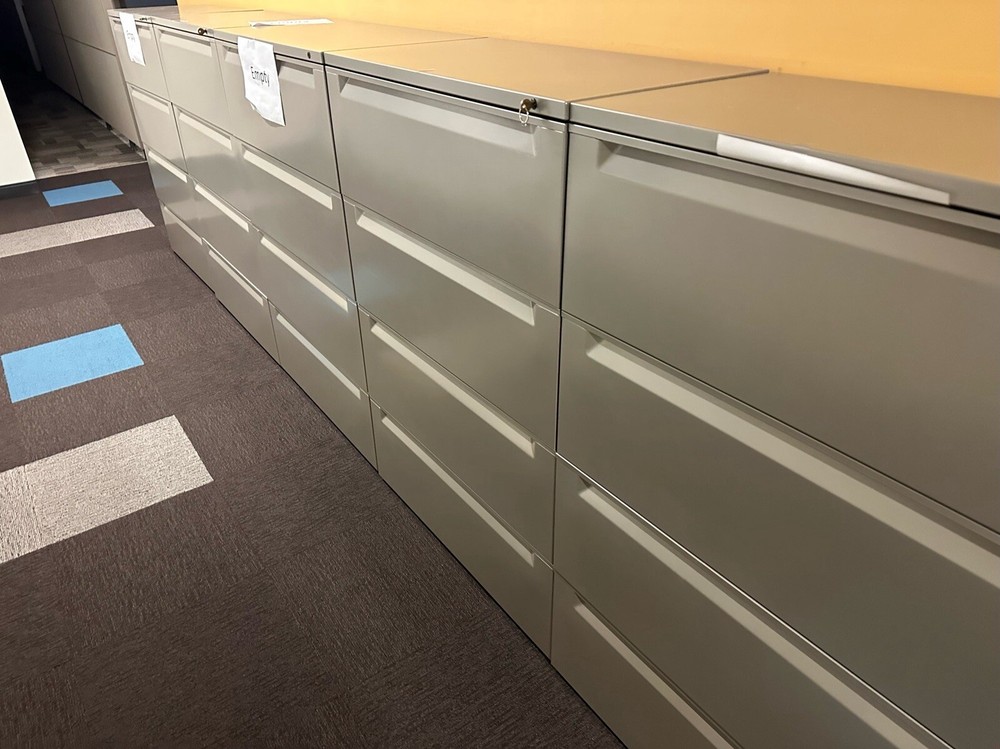 Herman Miller Cubicle 6ft By 6ft L Shape
