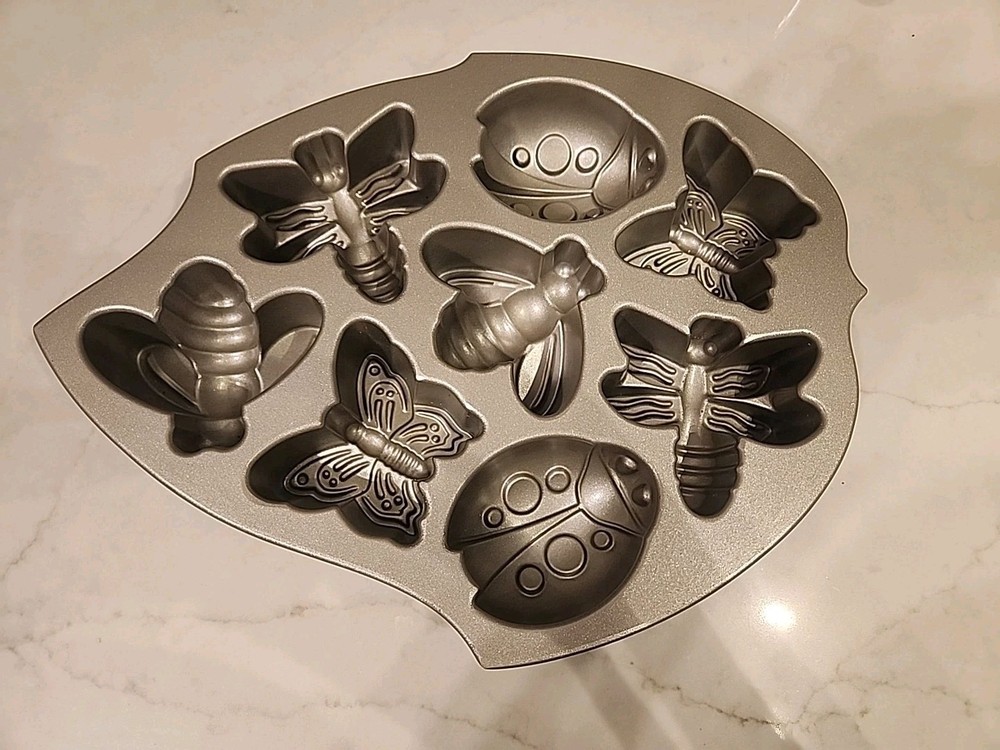 Nordic Ware Backyard Bugs Baking Mold Pan 5 Cups Cupcakes Cakes