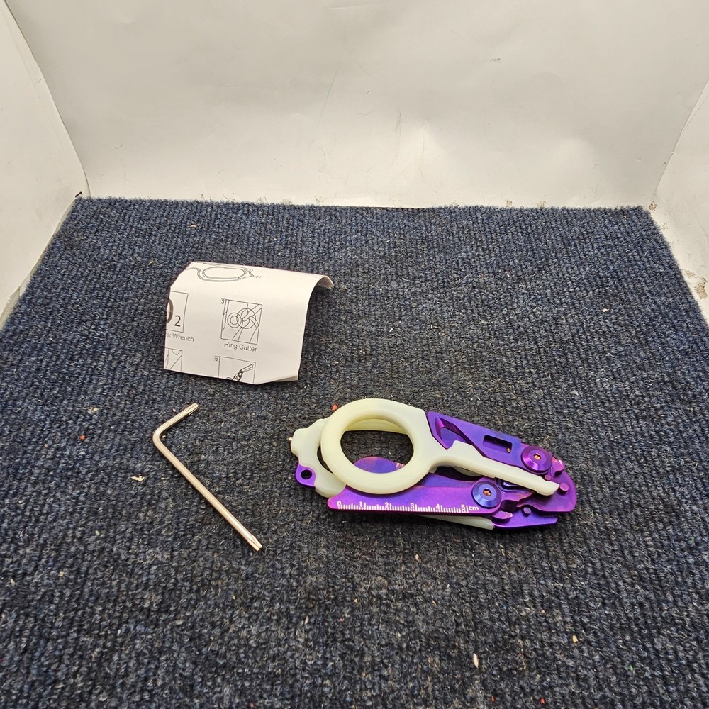 Multifunctional Foldable Scissor, White/Purple