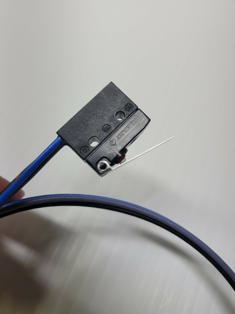 DC1C-C3RC MICROSWITCH ROLLER LEVER 6A