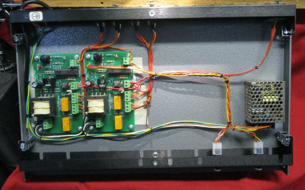 Doug Fleenor Design Alarm interface 2 Universe rack mounted