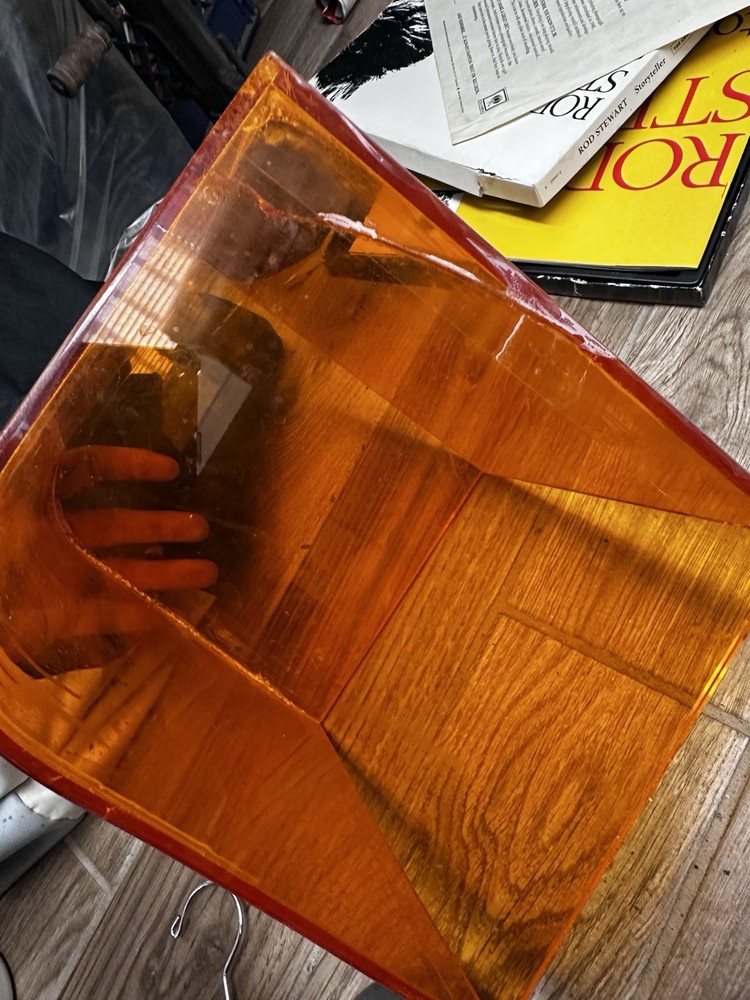 Ackuretta FreeShape 120 is a desktop LCD 3D printer