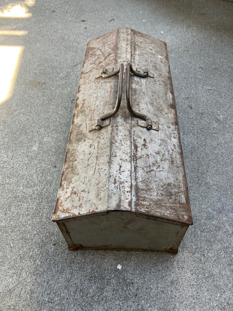 Vintage Metal Tool Box 21" Cantilever Tool Box