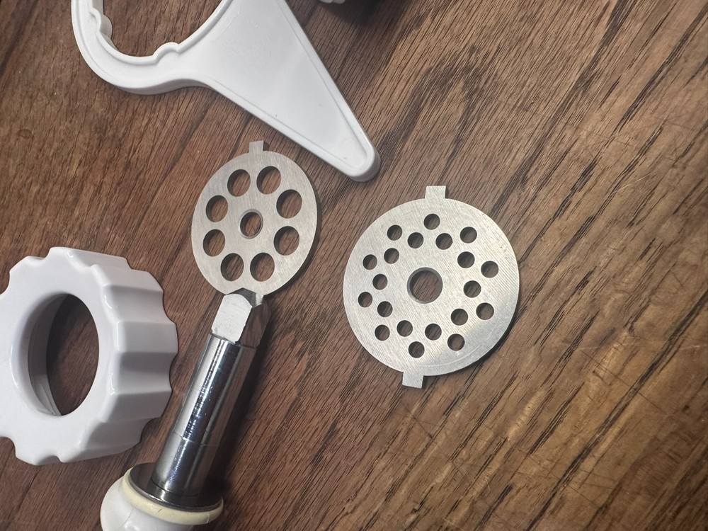 Kitchenaid pasta maker model SNFGA (pusher missing)