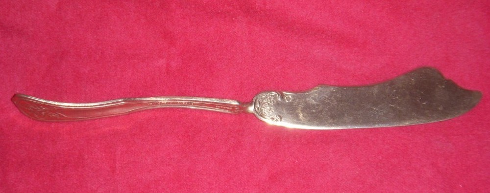 WM A ROGERS TWISTED HANDLE MASTER BUTTER KNIFE