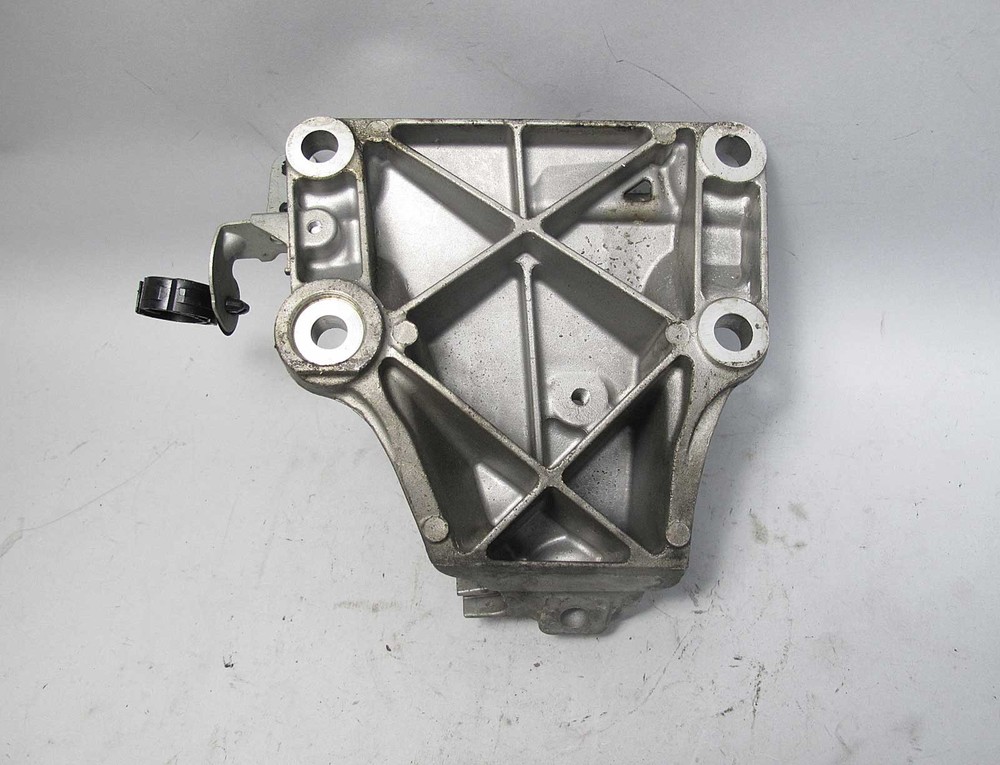BMW E90 3-Series AWD xDrive Left Drivers Engine Support Suspension Arm Bracket