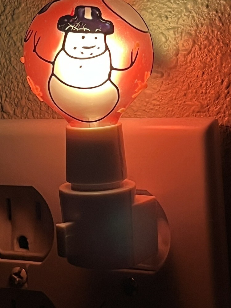 Christmas Night Light Plug In Red Snowman.EUC,ships Within 24 Hours