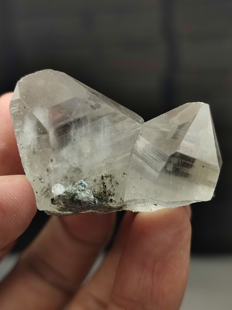 Lemurian Quartz Transparent Crystal With Unique Growth & Nice Terminations-Pak.
