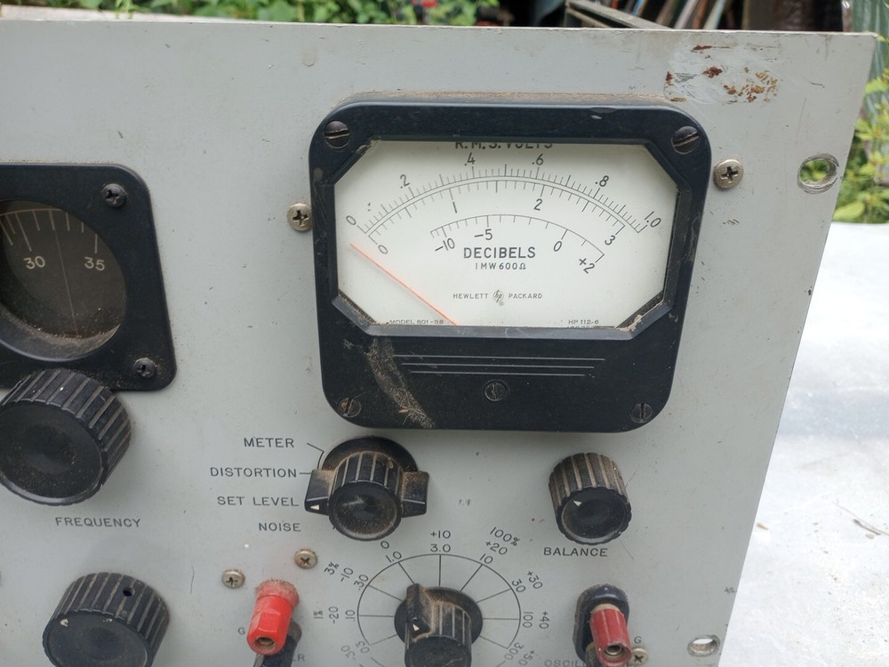 HP Model 330 B Distortion Analyzer