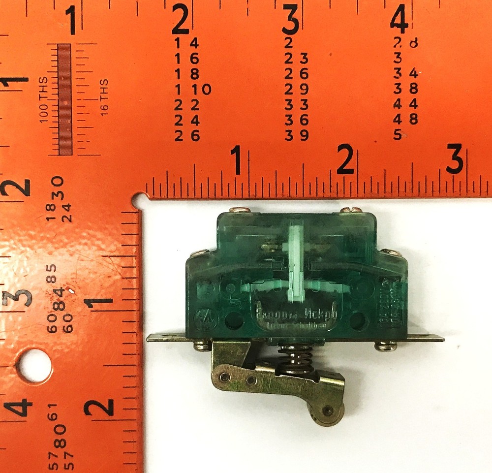 Total Source Micro-Switch 393-1004 NOS