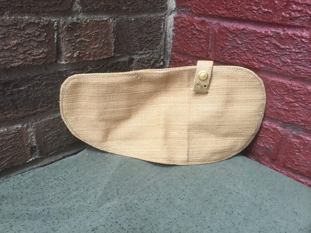 WW1 British webbing shovel head carrier