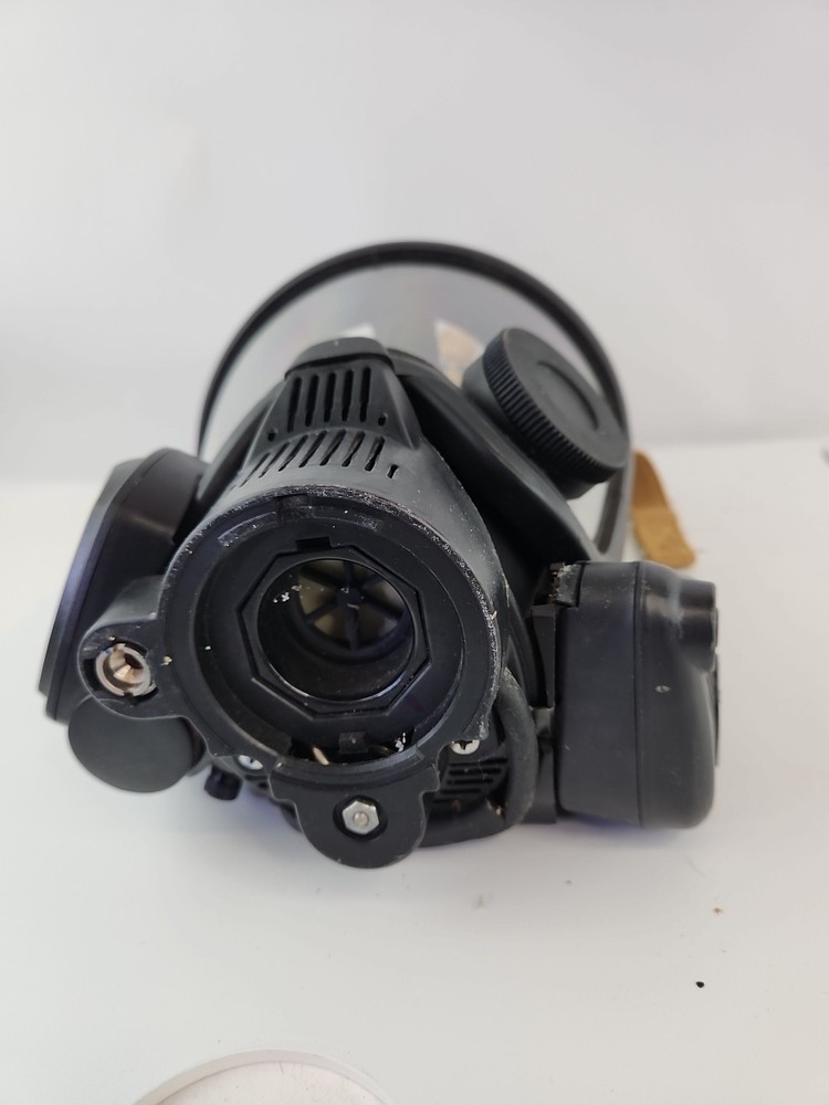MSA Ultra Elite Respirator Size : Medium .