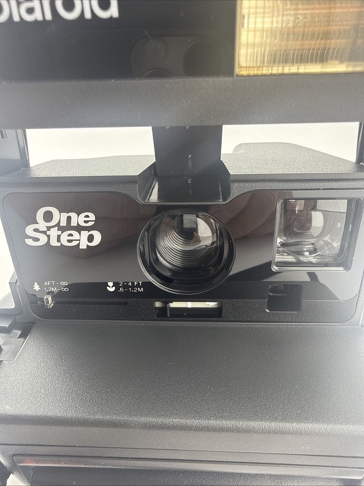 Polaroid OneStep 600 Instant Camera Black