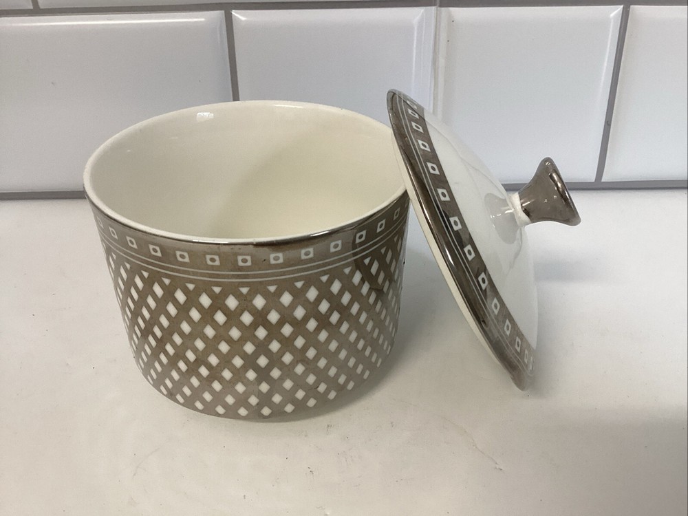 GRACE’S TEAWARE CONTAINER WITH LID