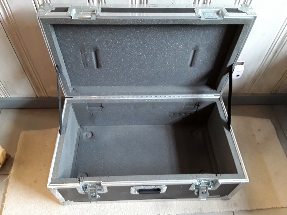 Custom Pedalboard Anvil case