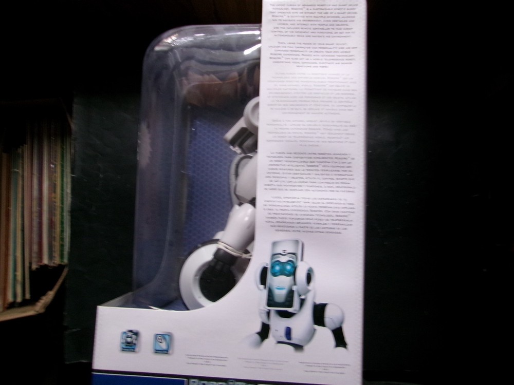 WowWee Robo-Me Customizable Robot Buddy Robome Programmable Robotics ( NIB )