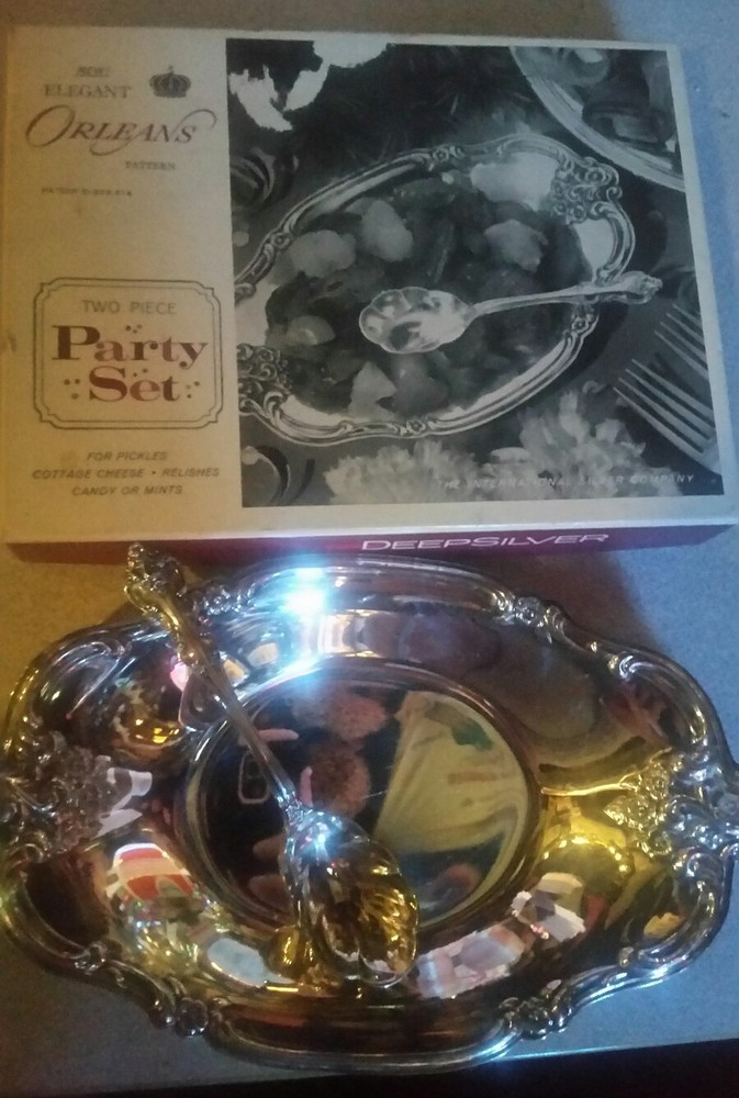 INTERNATIONAL DEEPSILVER 2 PIECE PARTY SET ELEGANT ORLEANS PATTERN