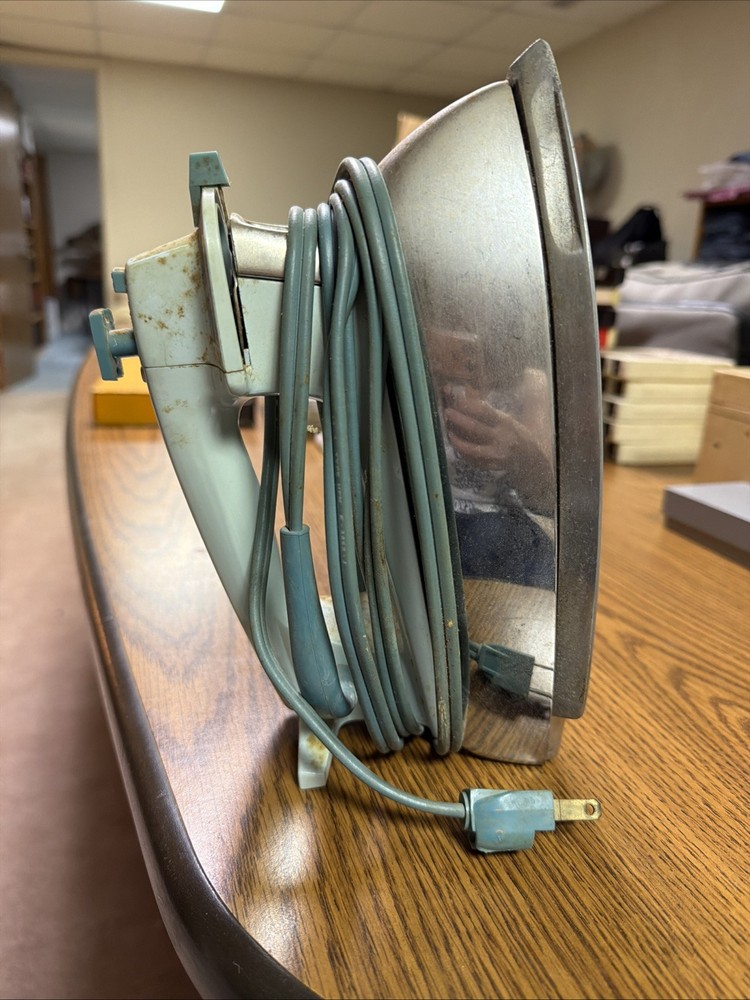 Vintage Sunbeam Ironmaster Steam Iron