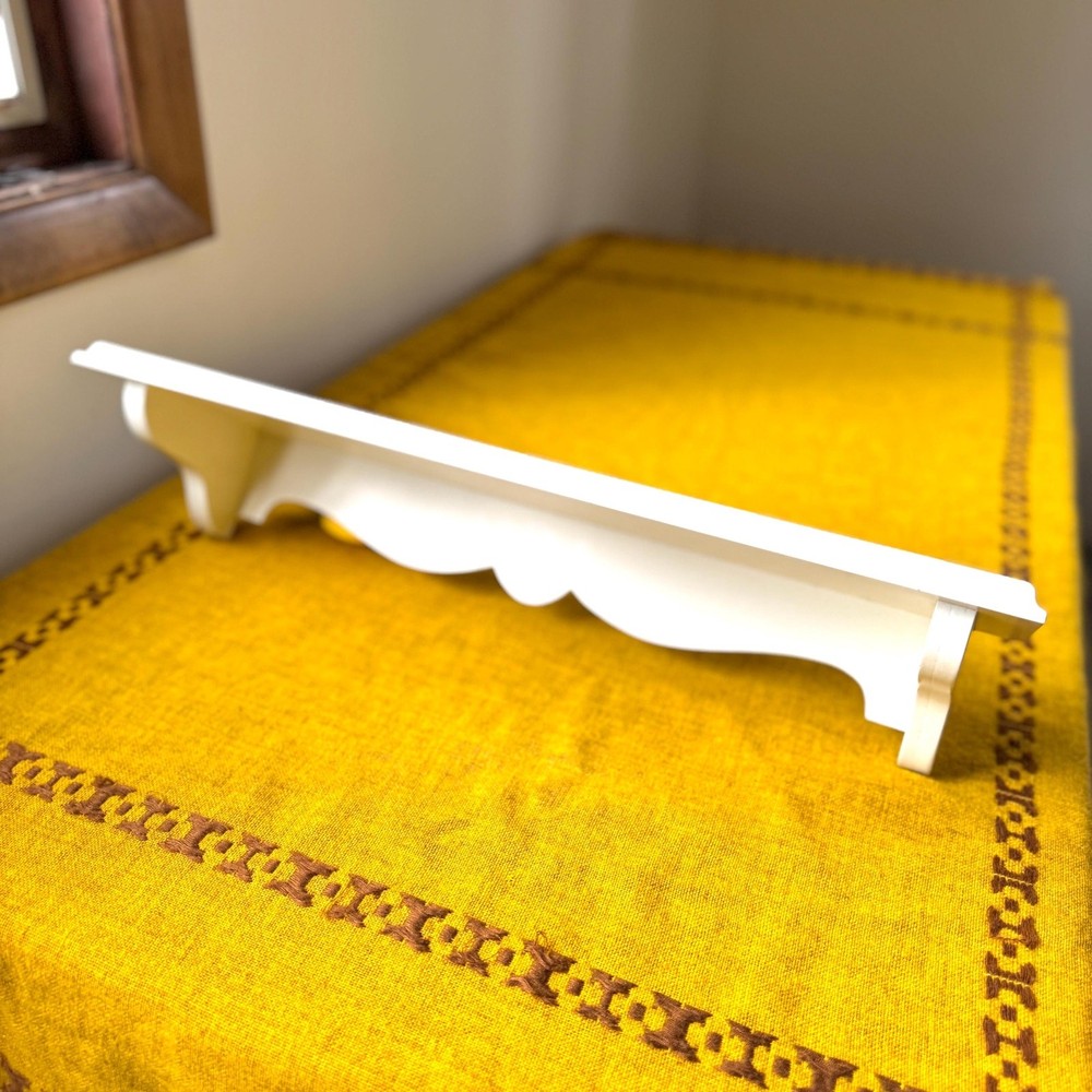 Vintage Scalloped Floating Wall Shelf for Nurseries
