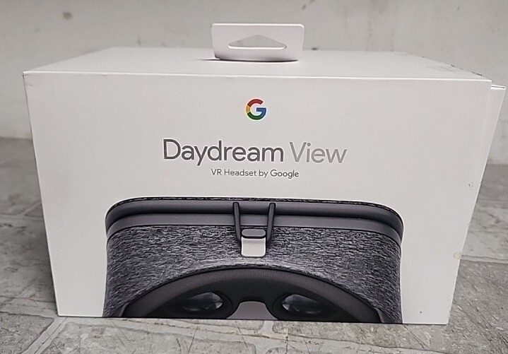 Google Daydream View Virtual Reality Headset USED