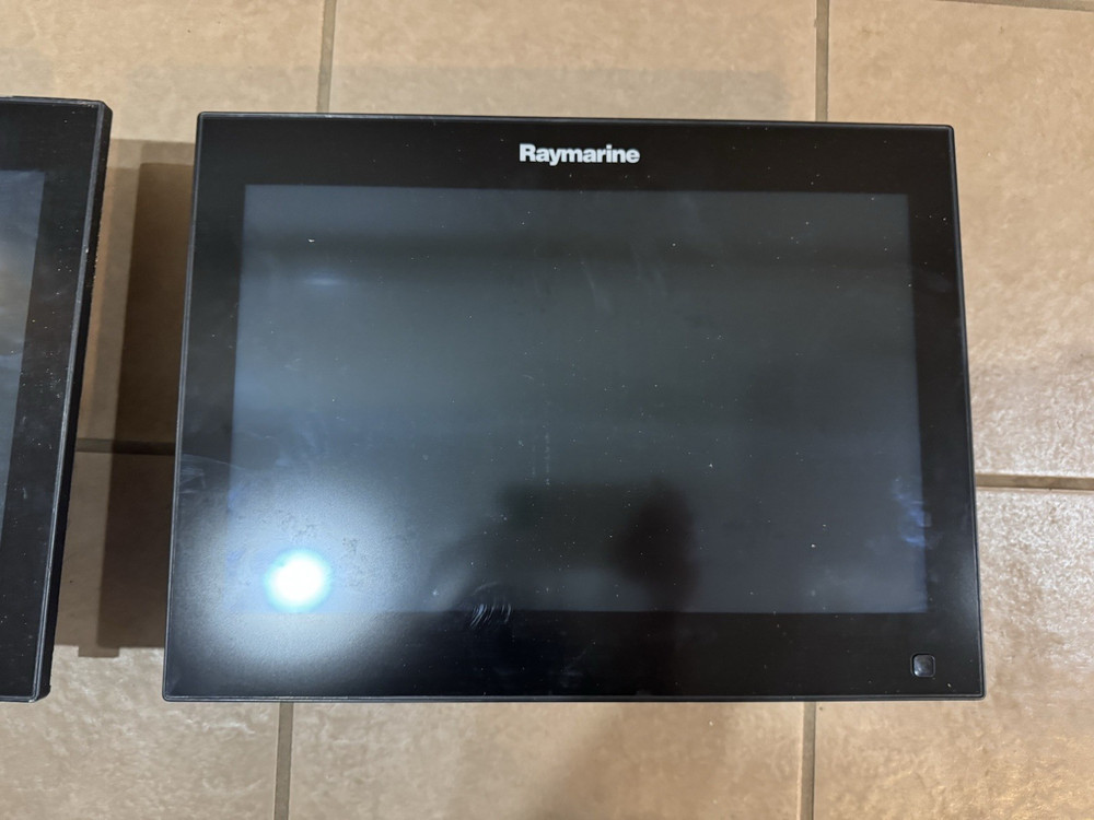 Raymarine GS 165 MFD Chartplotter