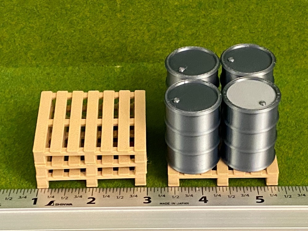 G Scale 1:24 with 4 Pallets + Four 55 Gal Barrel – 3D Printed Model Accessories