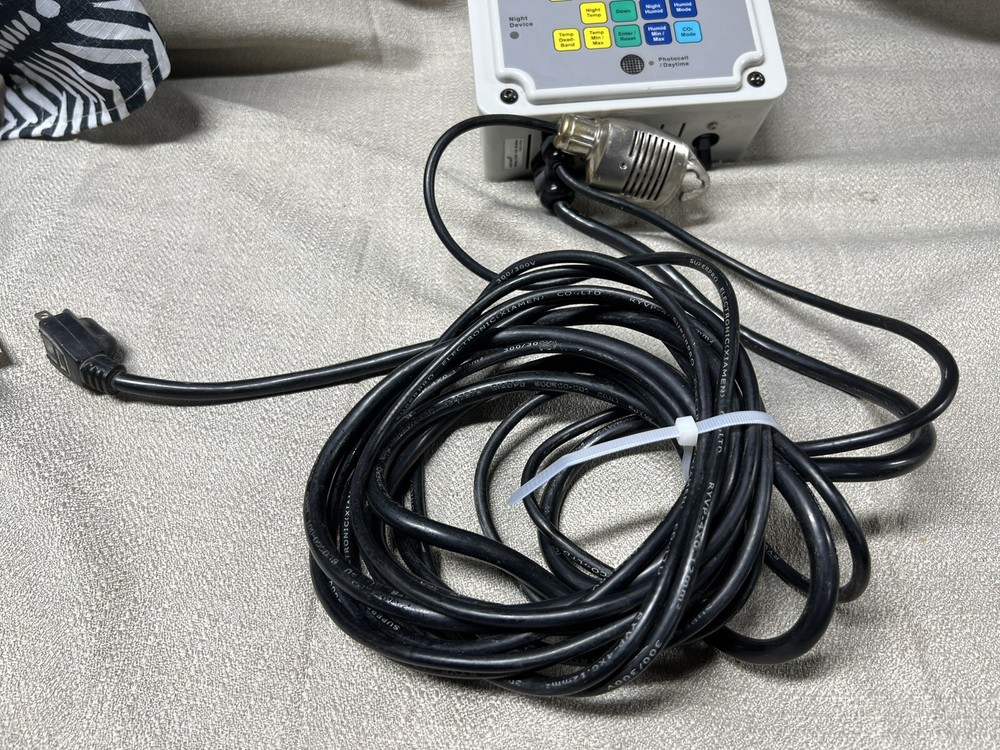 Sentinel EVC-2 Environmental Controller Temp Humidity CO2 Photocell/Daytime