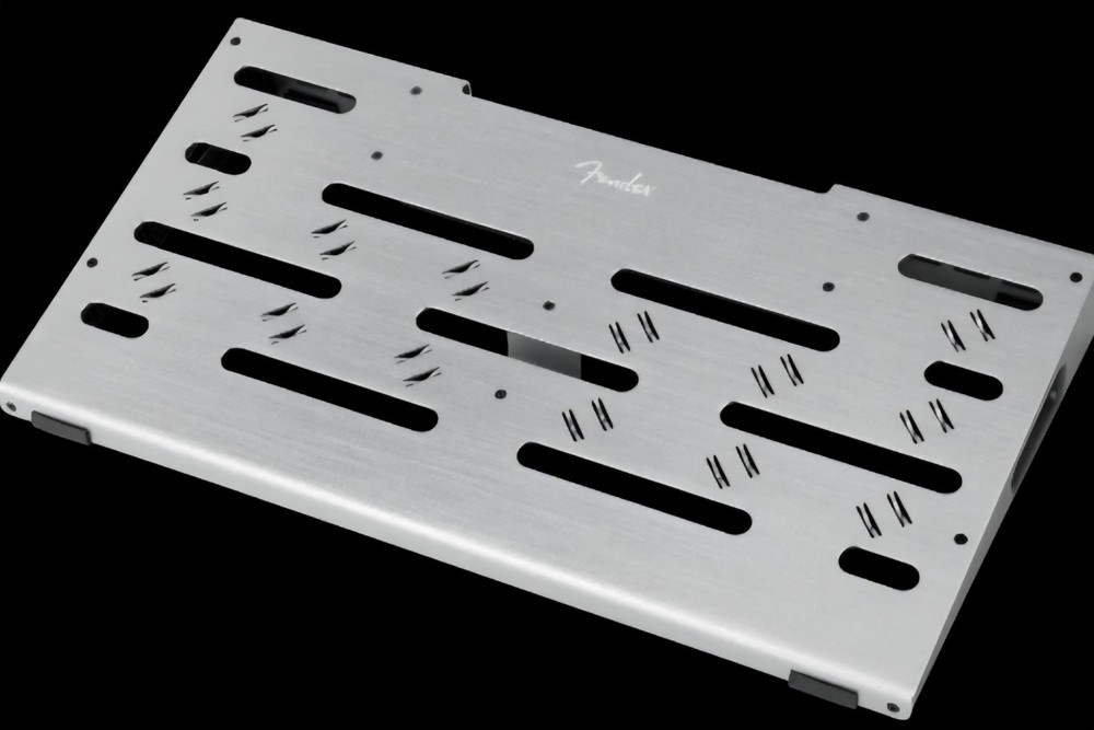 Fender Professional Guitar Effects Pedal Board with Bag, MEDIUM