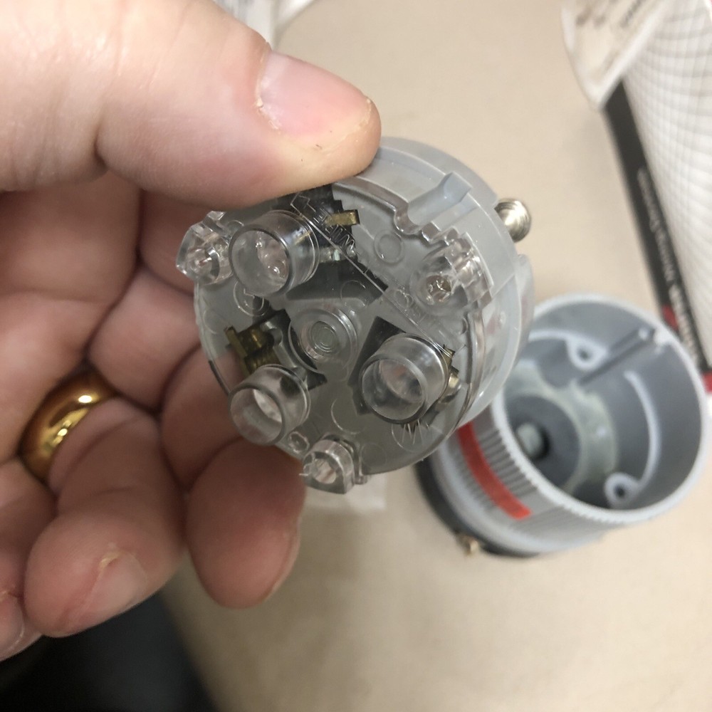 COOPER 6202CL LOCKING PLUG Qty 1