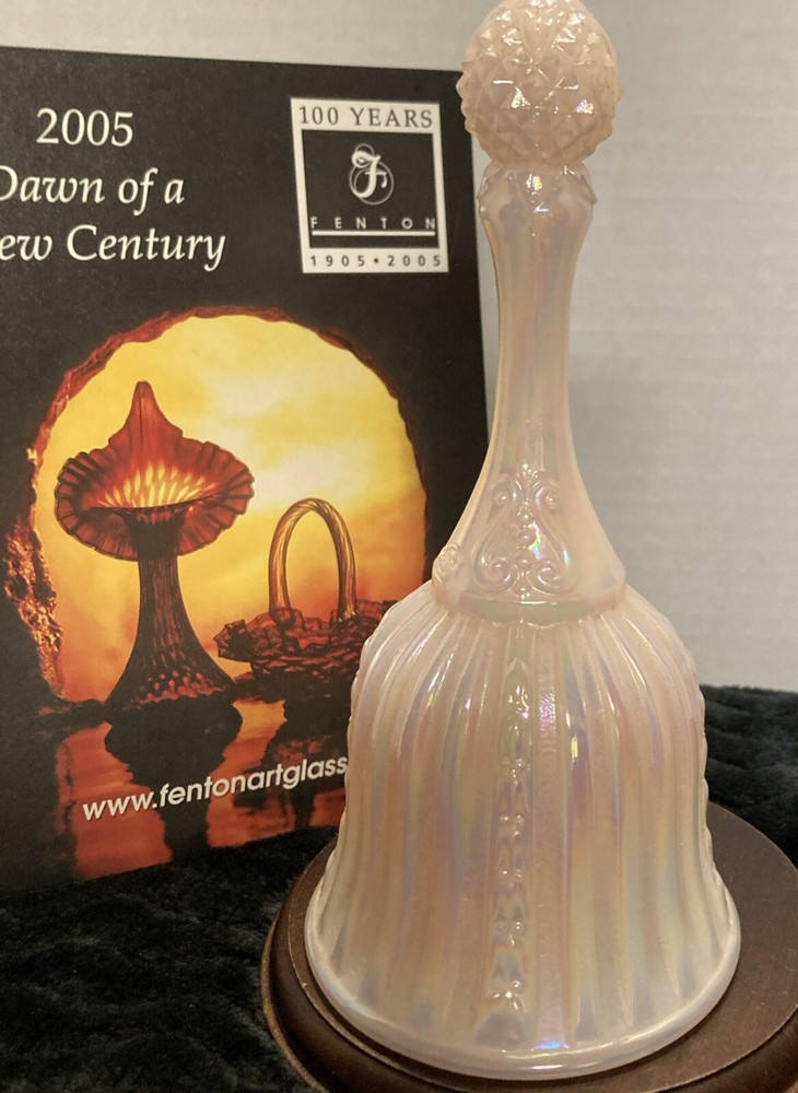Fenton 1989 Shell Pink Iridescent Designer Bell