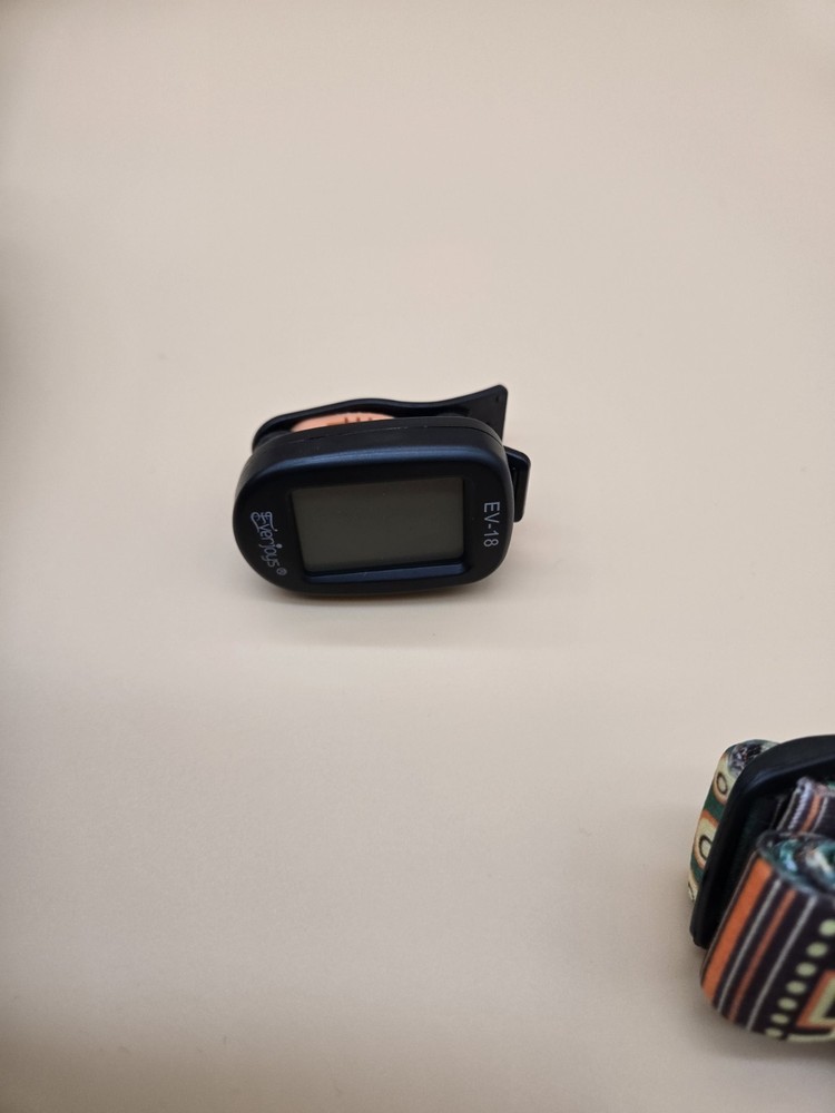 Everjoys Beginner Handmade Hawaiian Ukulele Starter Kit.