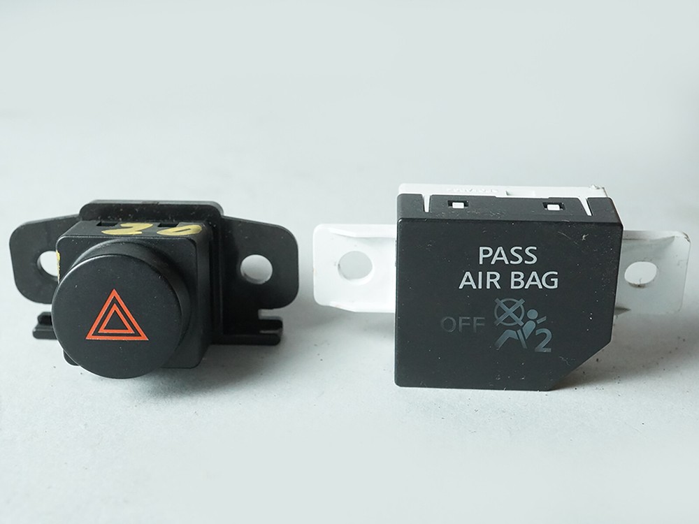 2008 - 2015 Nissan Rogue Hazard Switch Emergency Control BuTTon Interior OEM