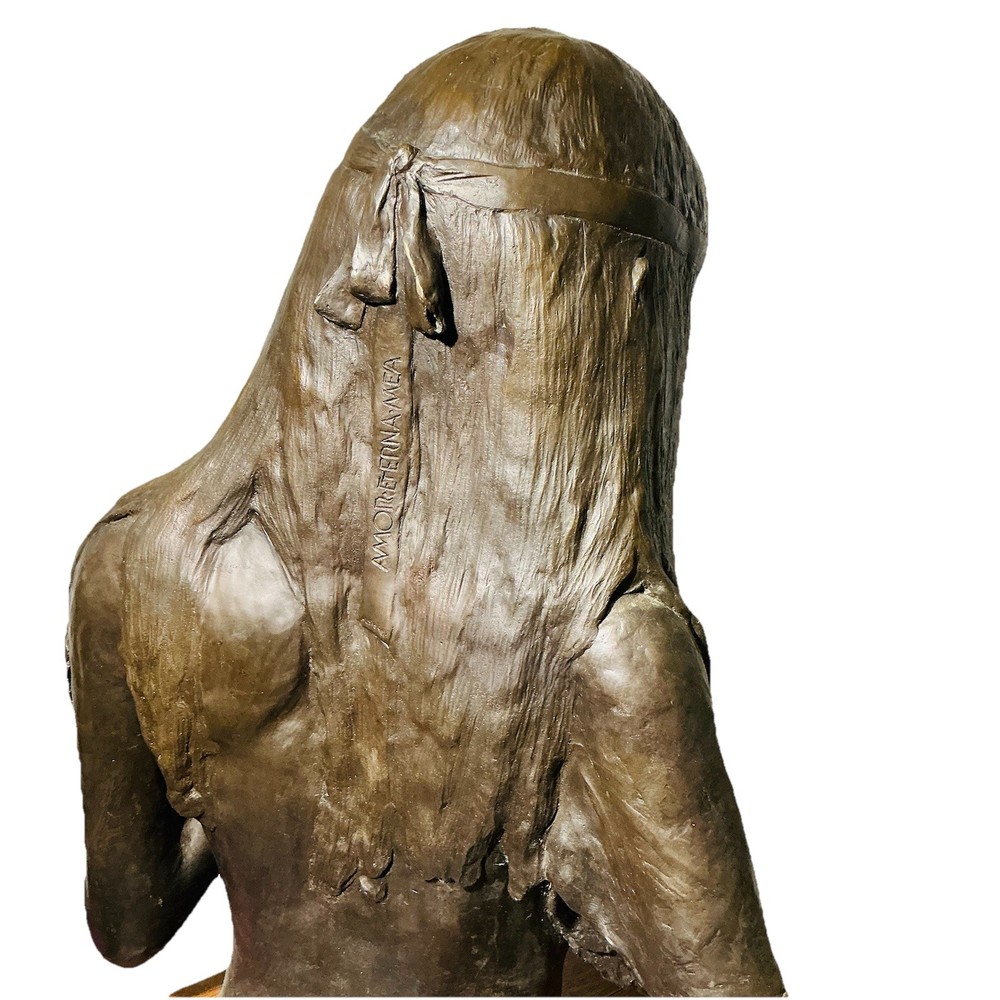 AMOREERNA MEA Bronze Statue