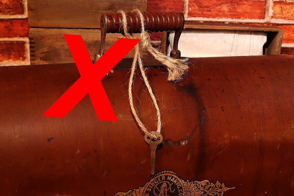 Singer sewing machine Bent Wood case KEY STRAP