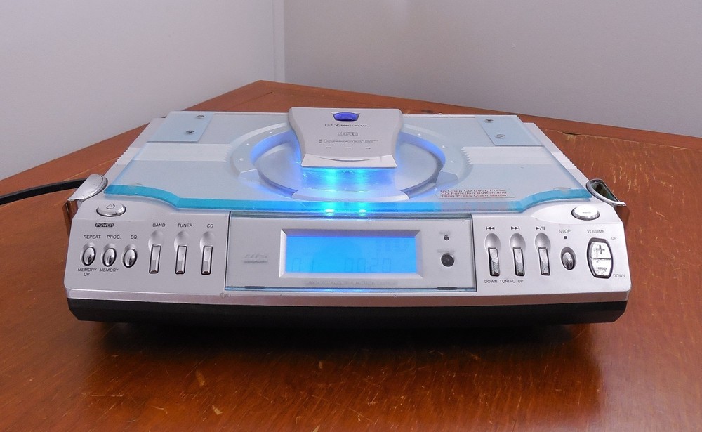 Emerson ES27 Compact Disc Stereo CD Player Tested Door Opens Manually