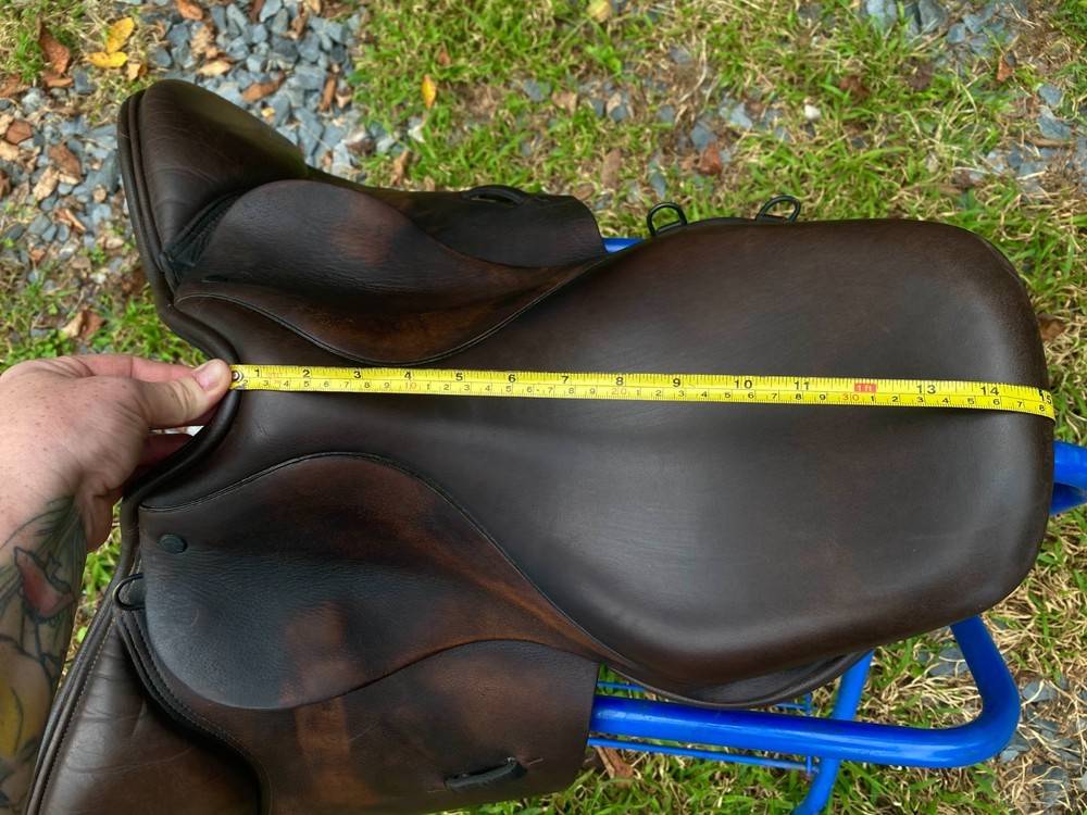 Close Contact / Jump Saddle, 17"