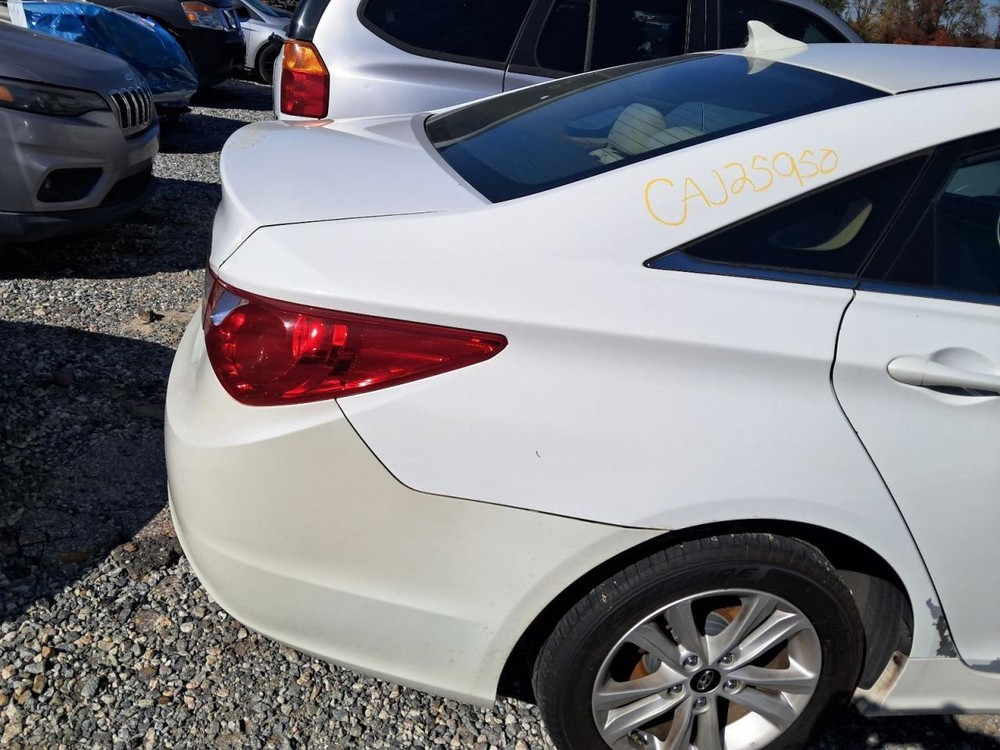 Engine ECM Electronic Control Module Left Hand Under Hood Fits 11 SONATA 4856342